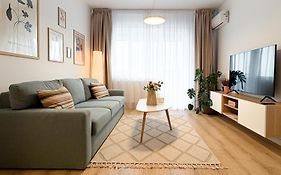 The Cozy Flat - Modern, New, 2 Rooms Apartments, Parking